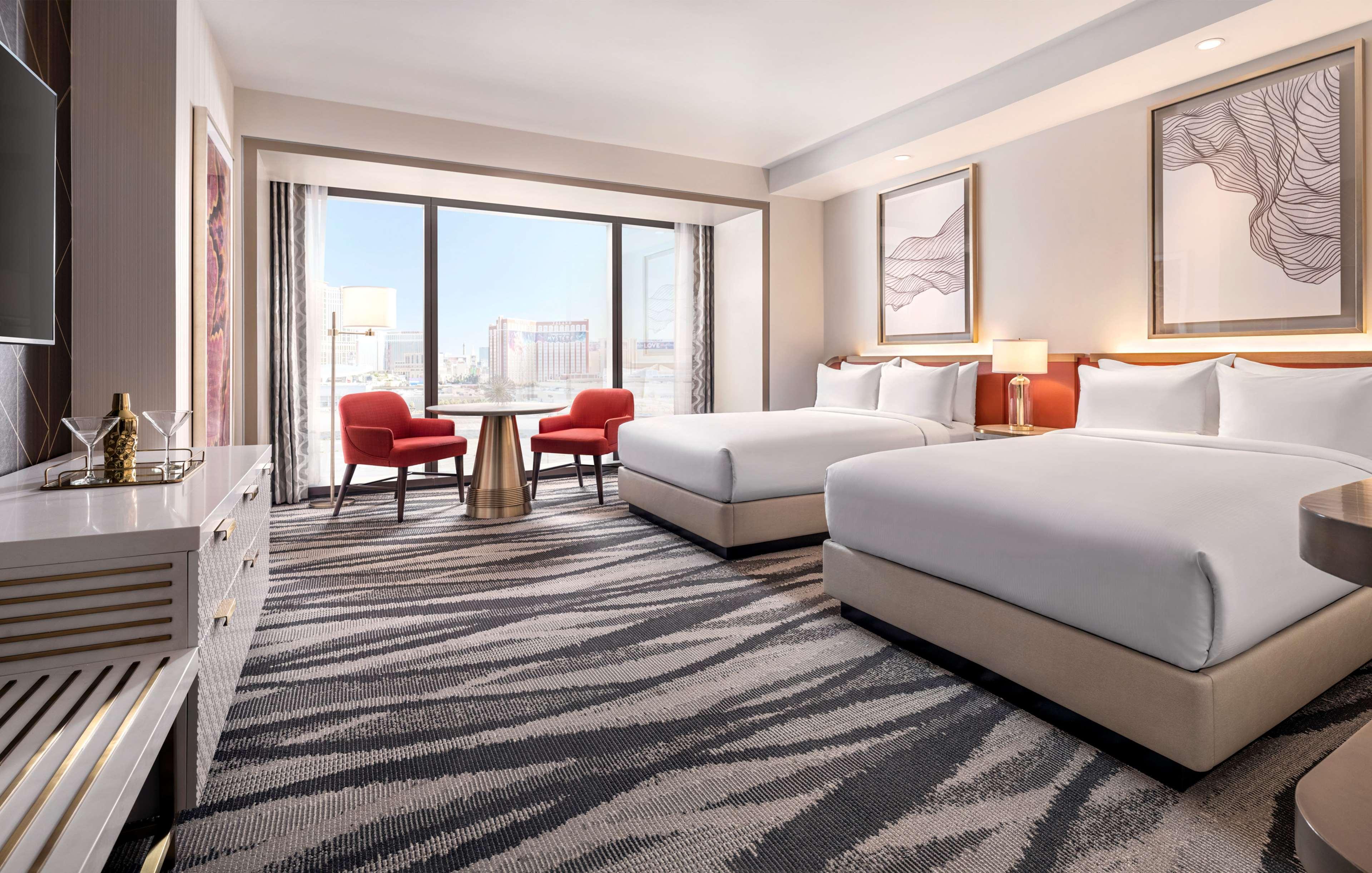 Conrad Las Vegas At Resorts World Εξωτερικό φωτογραφία A guest room at the Wynn Las Vegas