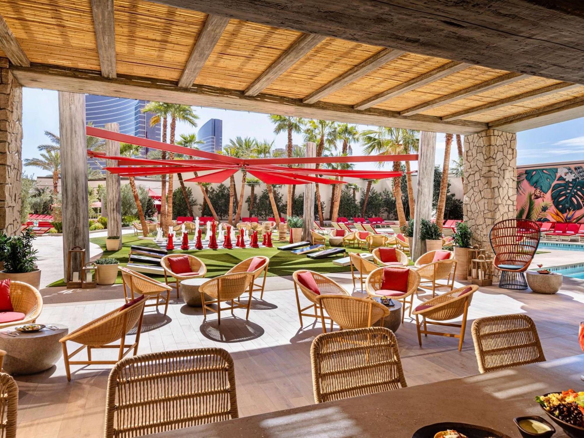 Conrad Las Vegas At Resorts World Εξωτερικό φωτογραφία The pool at the Palms